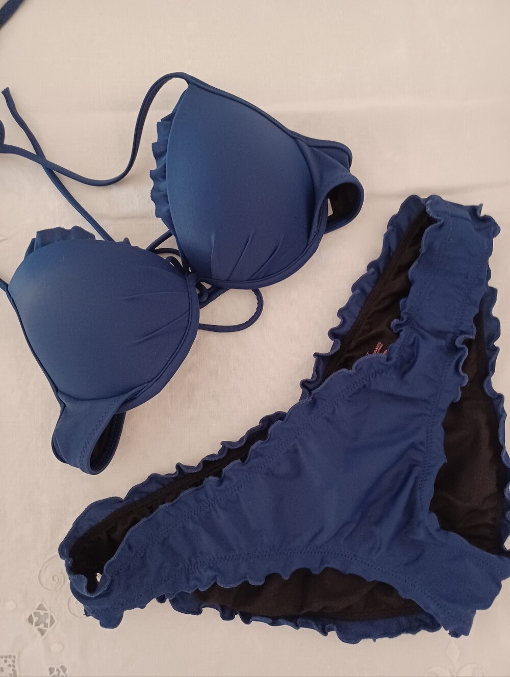 Victoria's Secret Navy Blue Ruffle Push- Up Halter Bikini Top- Size 34 A - Picture 4 of 6